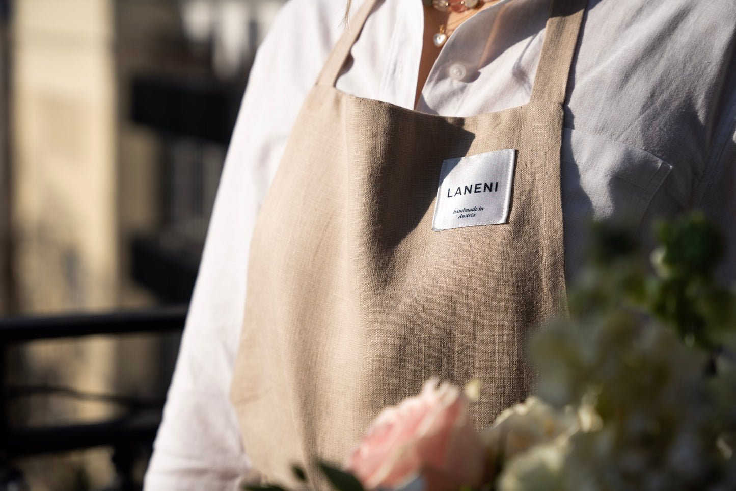 LANENI APRON SAND BEIGE