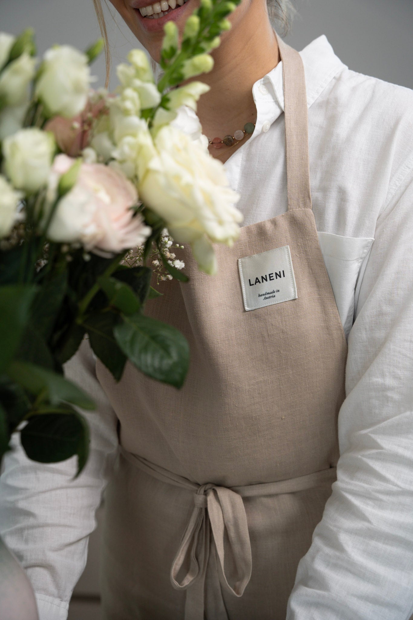 LANENI APRON SAND BEIGE