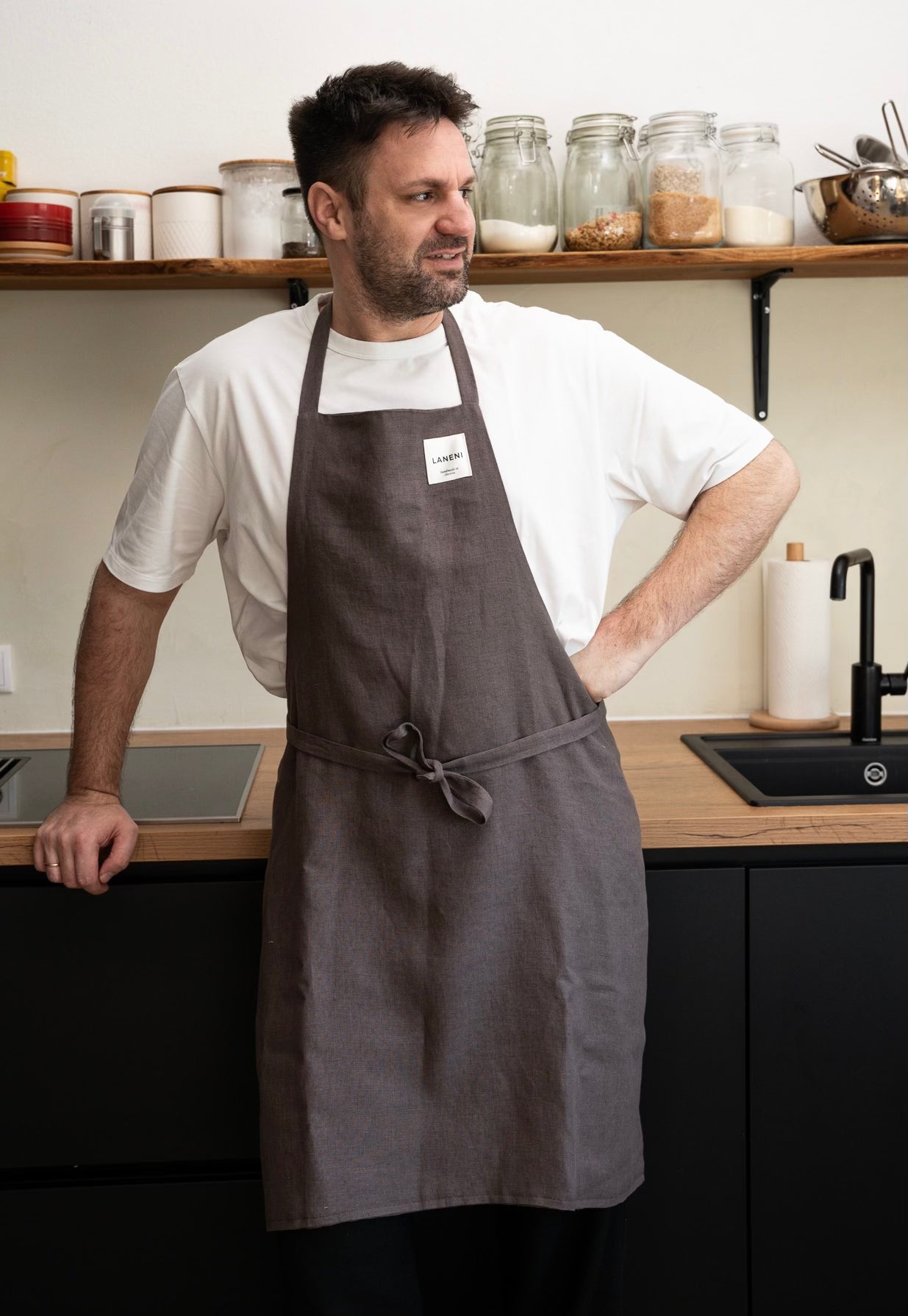 LANENI APRON MOCCA BROWN